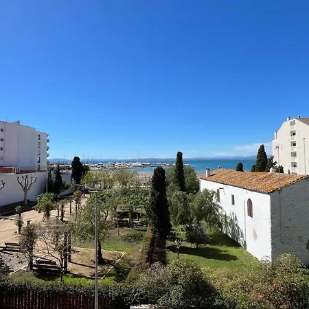 Frente Al Mar Apartment Roses